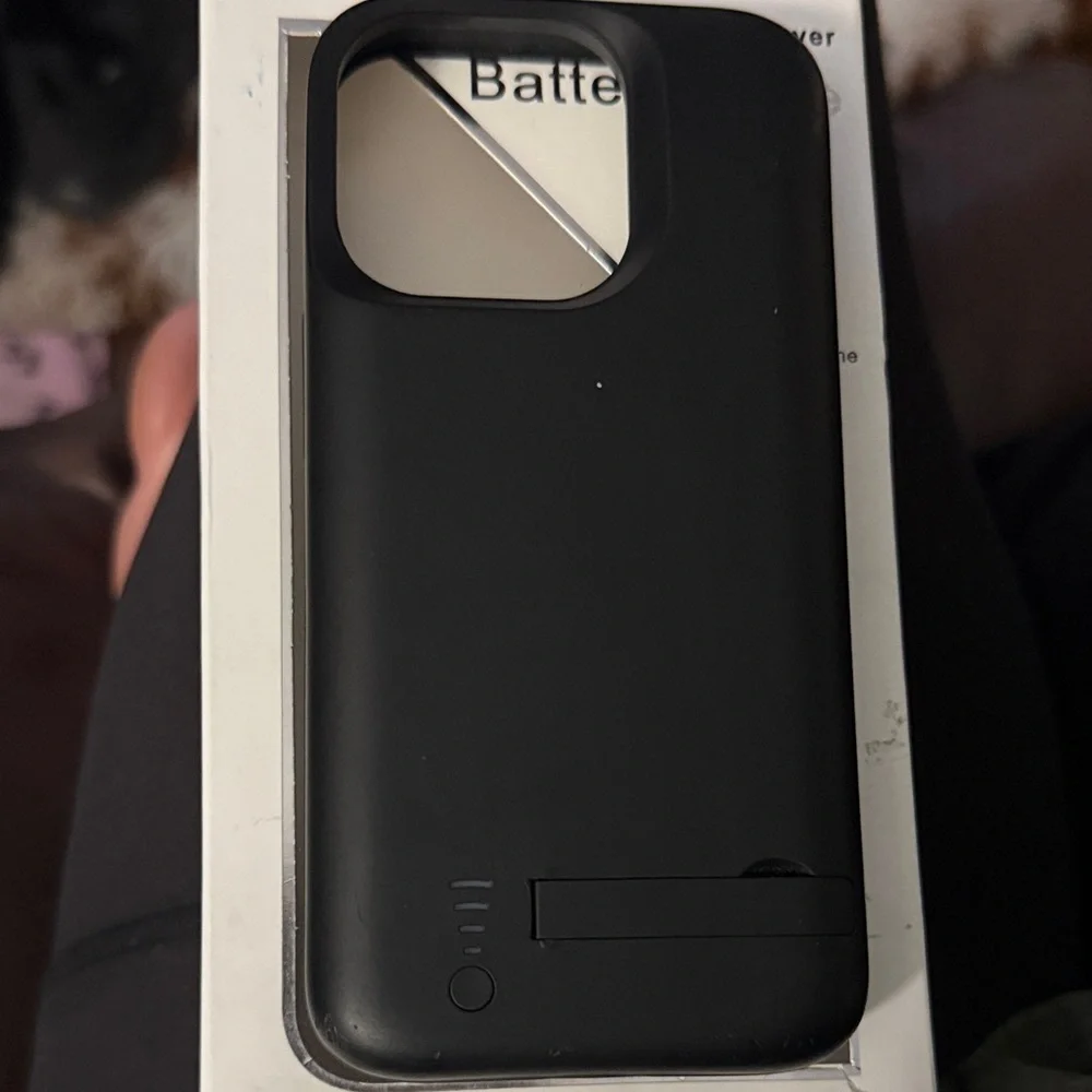 NEW in Box Black Charging Case for iPhone 15 Pro C plug